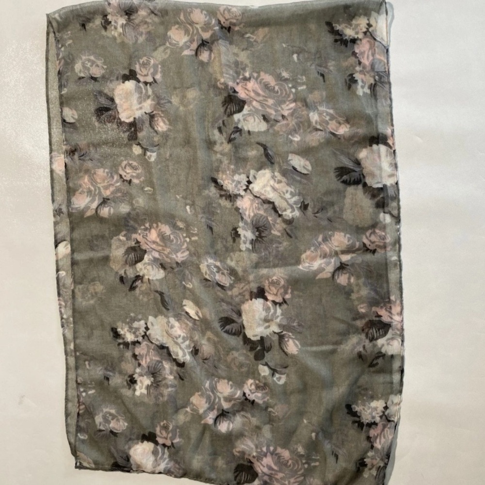 GOOD Lot Of 3 Women’s Scarfs, Floral, Pink & Gray, Sheer & Thick Scarfs - Picture 8 of 15